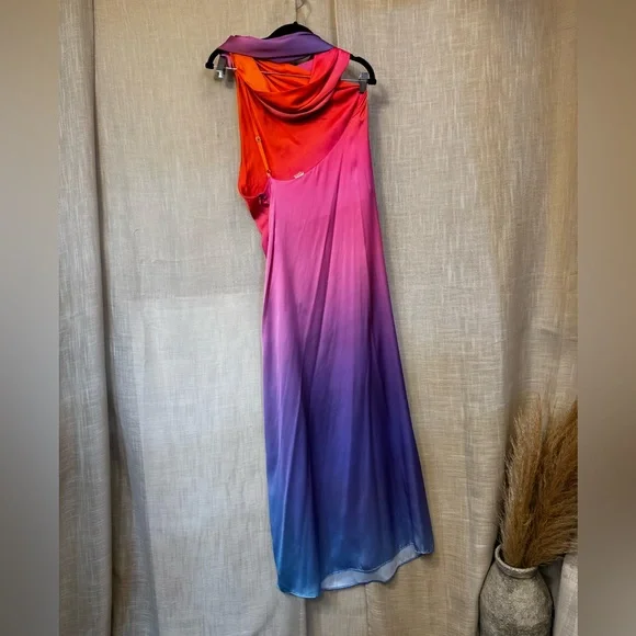 Baobab Ari Ombre Gown in Size Medium - Picture 8 of 14